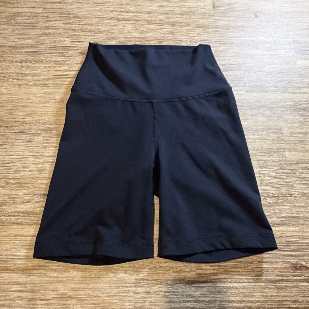 Yogalicious Black Lux Everyday 7" Shorts Size Small
